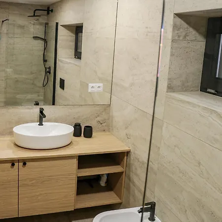 Apartmánový Dům * Karolinka